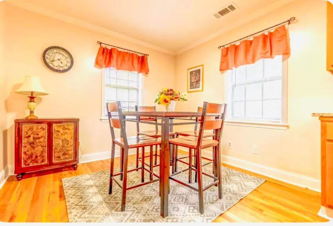 Spacious Home Close To Everything In Memphis 0*,